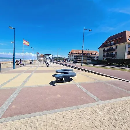 Vue Et La A Deux Pas * Villers-sur-Mer